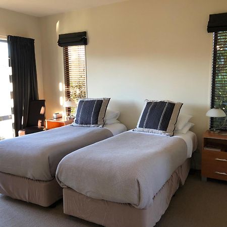 Alpine Peaks Apartment Wanaka Bagian luar foto