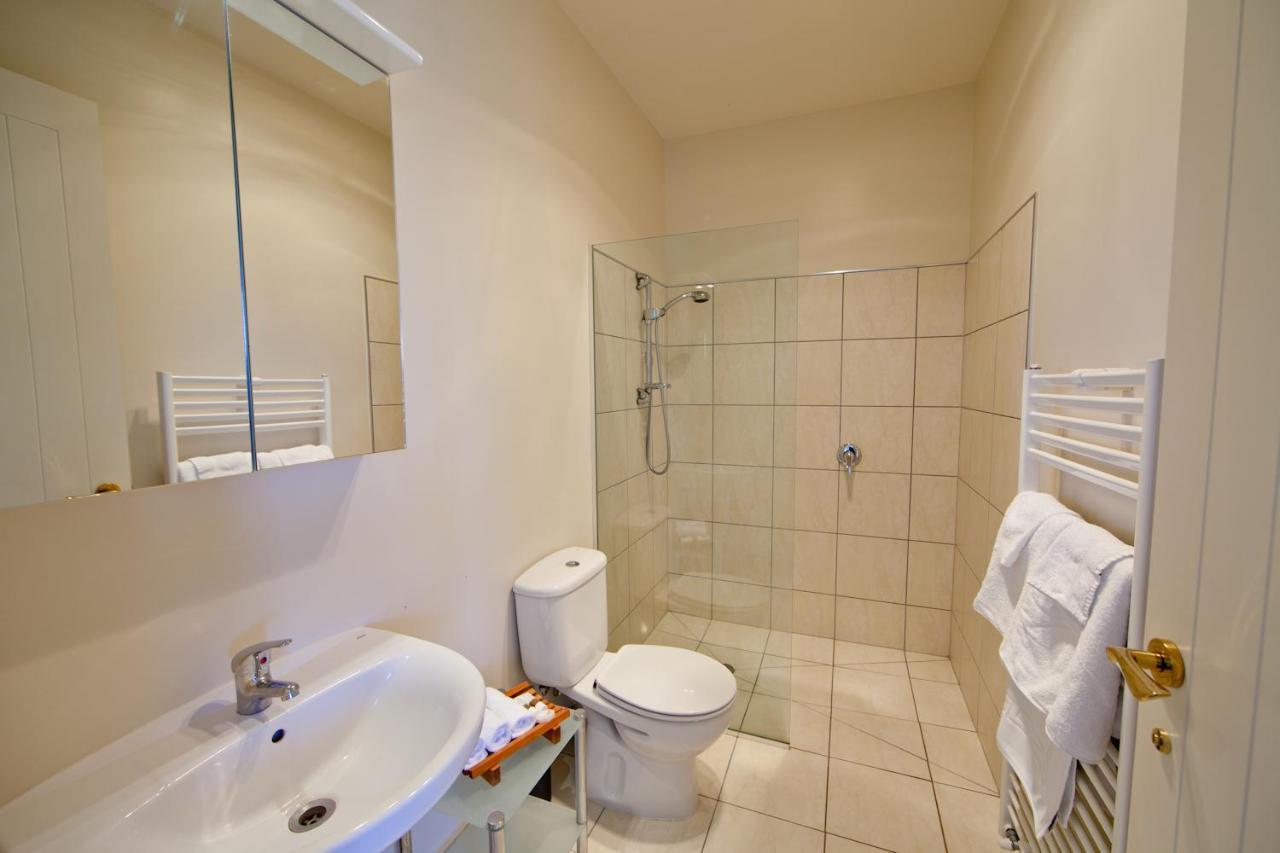 Alpine Peaks Apartment Wanaka Bagian luar foto