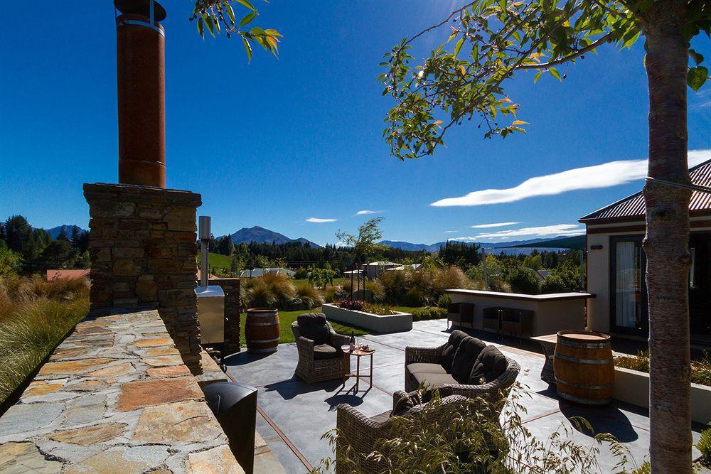 Alpine Peaks Apartment Wanaka Bagian luar foto
