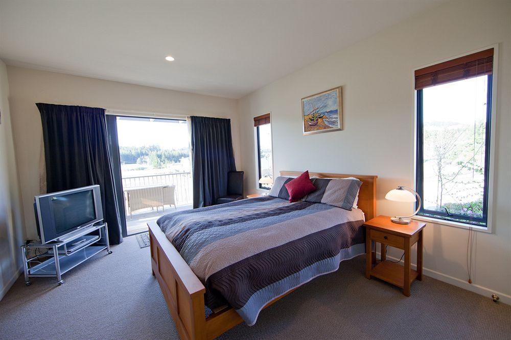 Alpine Peaks Apartment Wanaka Bagian luar foto