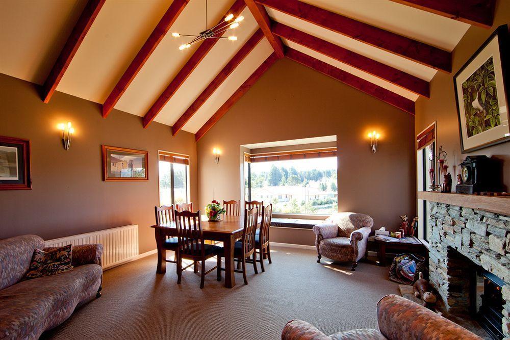 Alpine Peaks Apartment Wanaka Bagian luar foto
