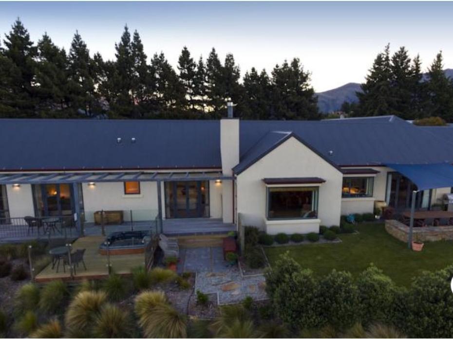 Alpine Peaks Apartment Wanaka Bagian luar foto