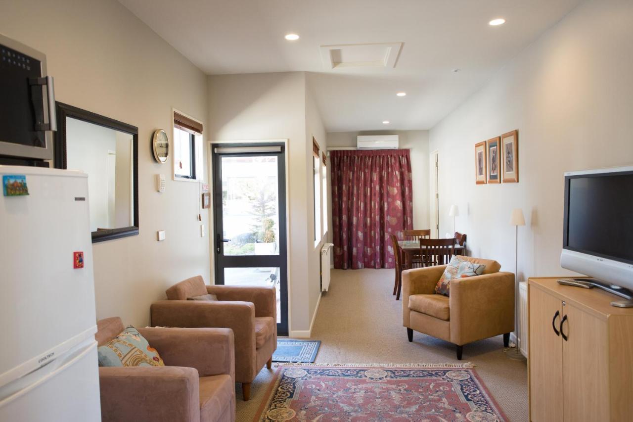 Alpine Peaks Apartment Wanaka Bagian luar foto