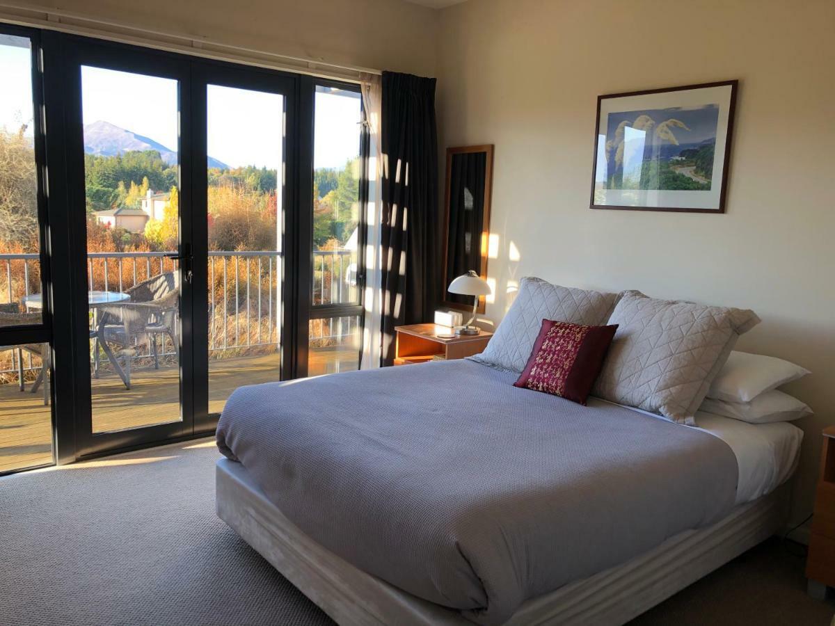 Alpine Peaks Apartment Wanaka Bagian luar foto
